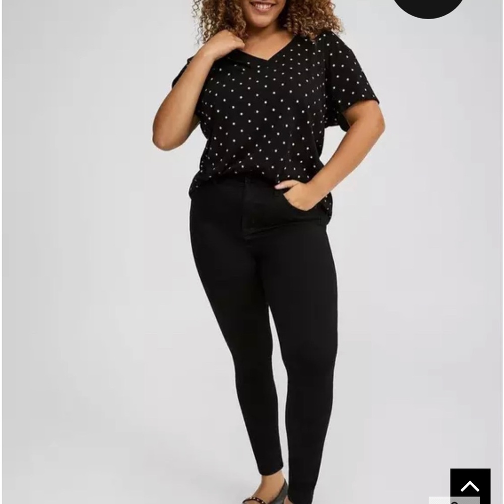 Torrid Size 2 (18/20) Jersey V-neck Relaxed Tee - Picture 2 of 7